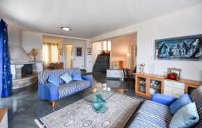 4 Bedroom Beautiful Home In Reggio Calabria Reggio Di Calabria
